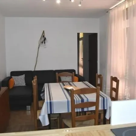 Cozy & Quiet, Entire Home, 2 Bedrooms, Garden Casa de Férias Leucate