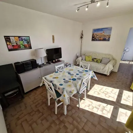 Cozy & Quiet, Entire Home, 2 Bedrooms, Garden 펜션 *